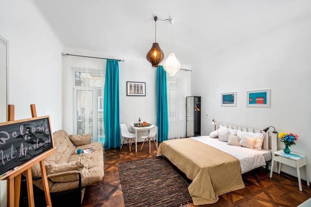 Apartament On Kostiushka Lviv Extérieur photo